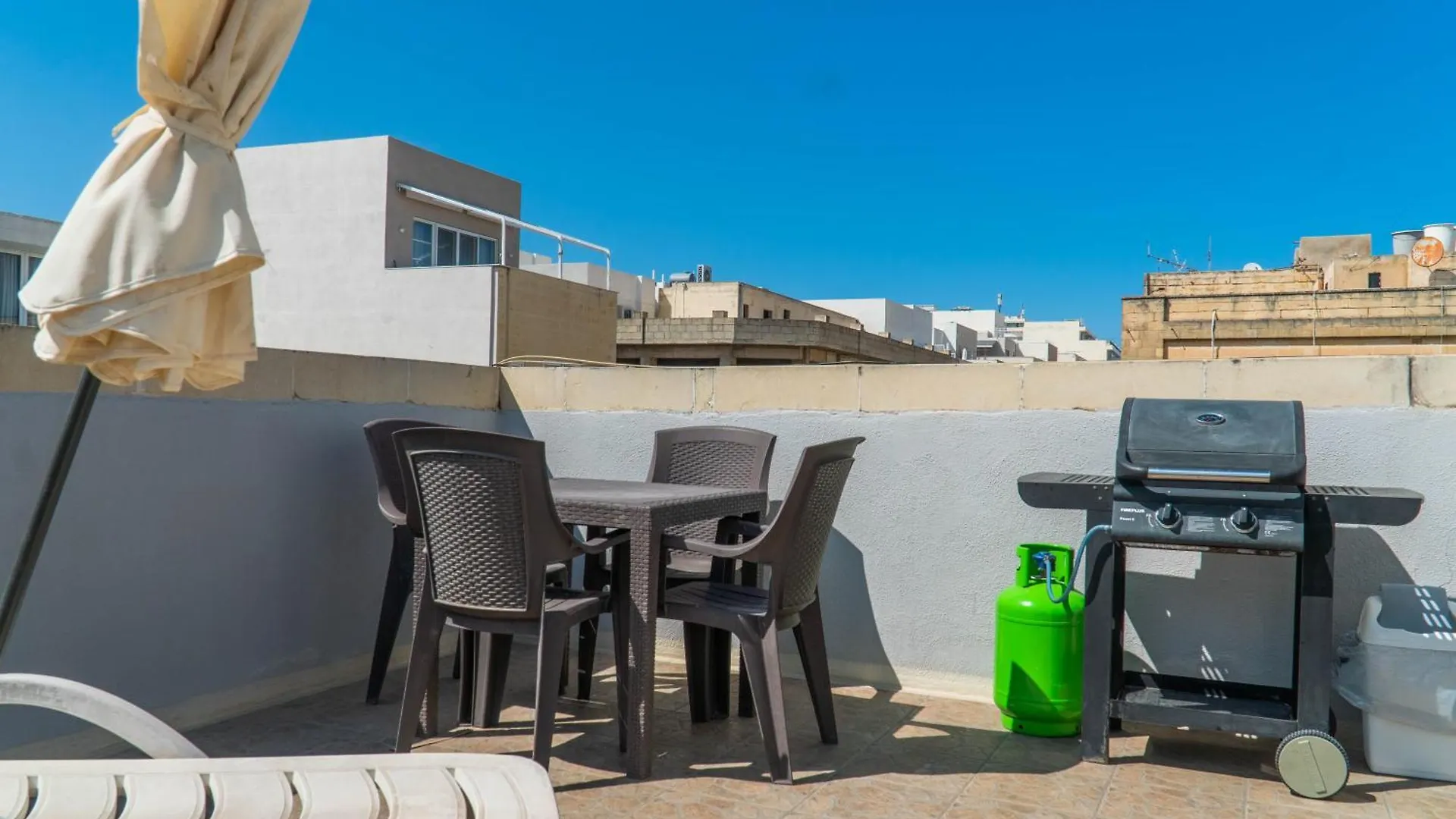 Lovely Penthouse In Gzira Apartment
